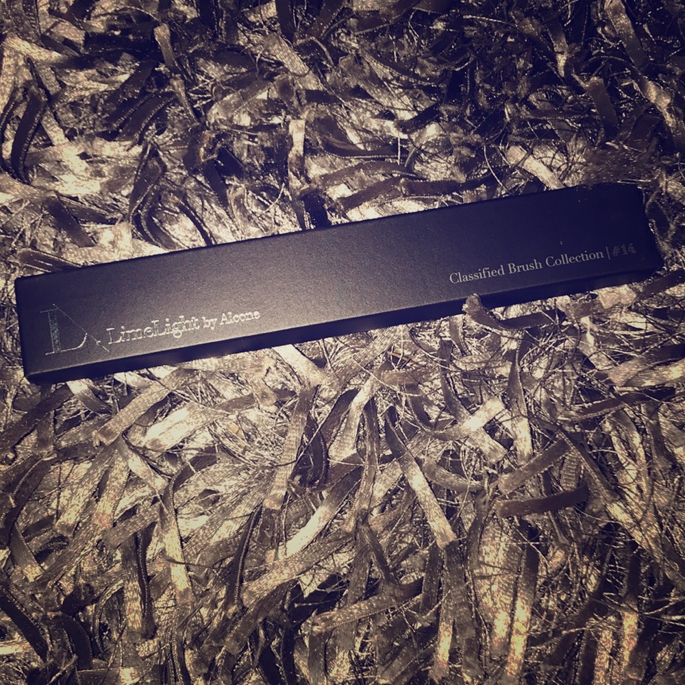 LimelightByAlcone Classified Brush 14